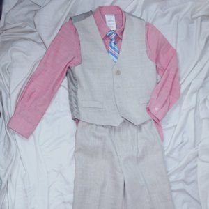 New Van Heusen 4 pc suit 6 reg. Pink Tan